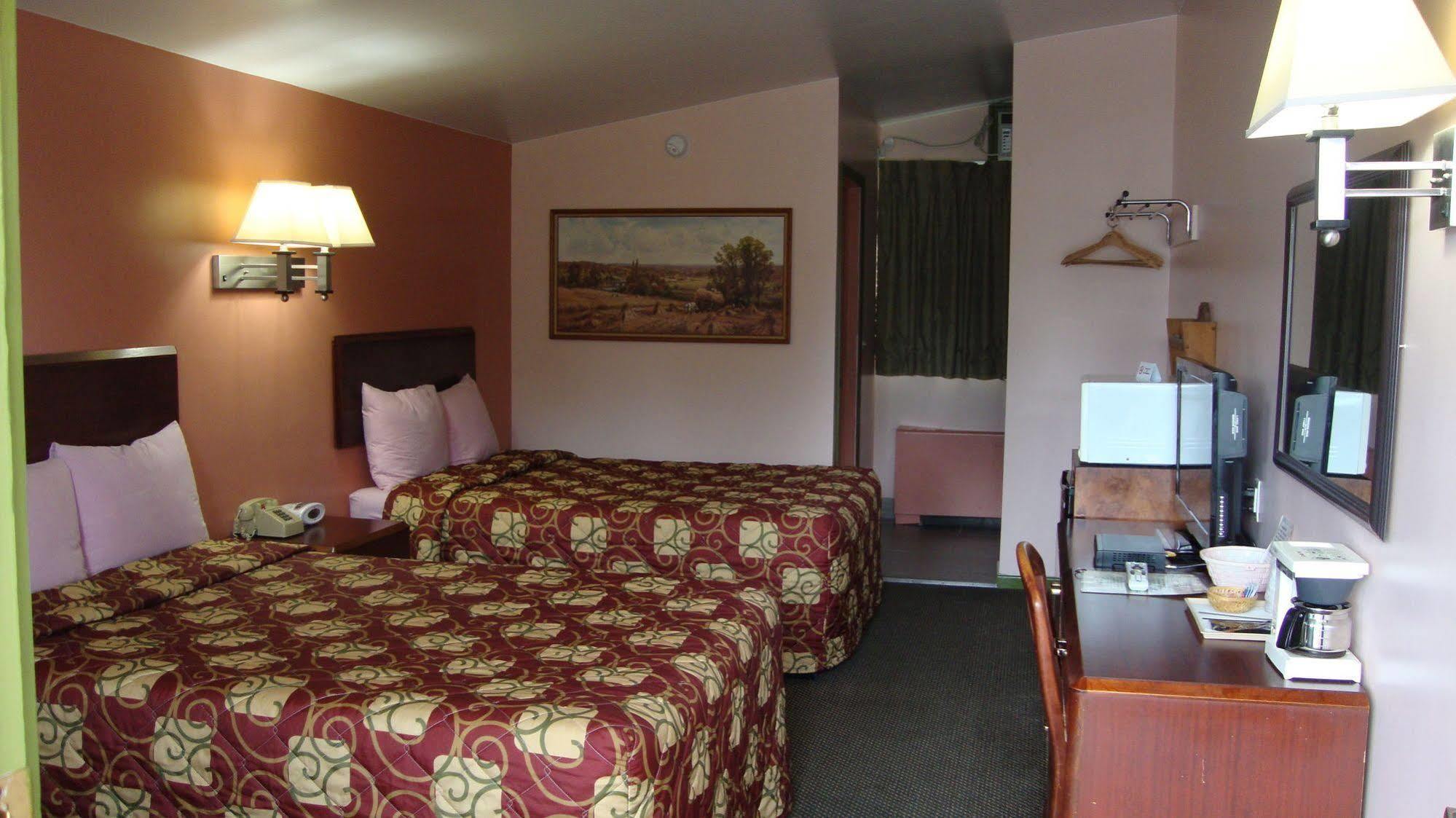 Pinconning Trail Inn Motel ภายนอก รูปภาพ