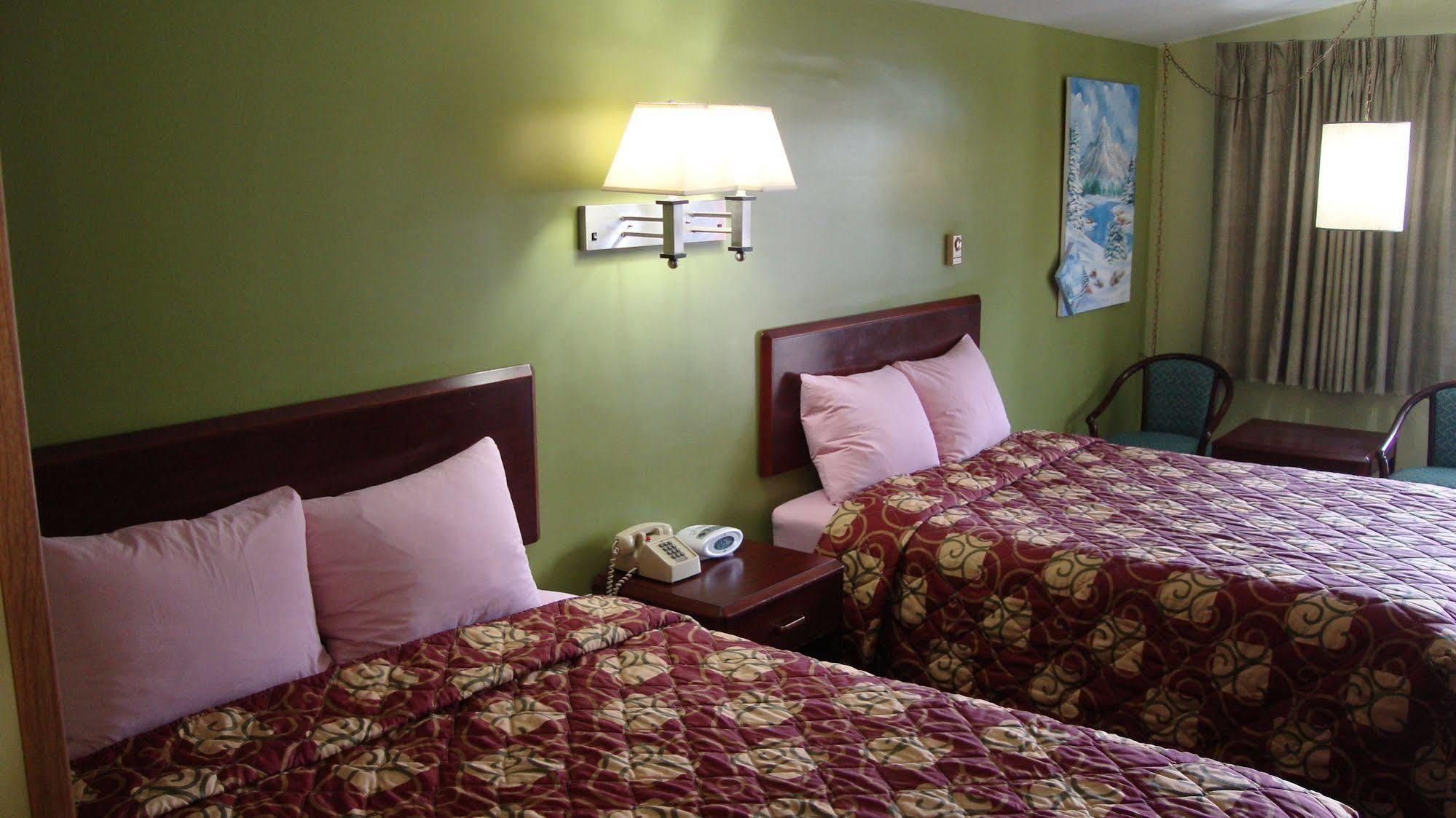 Pinconning Trail Inn Motel ภายนอก รูปภาพ