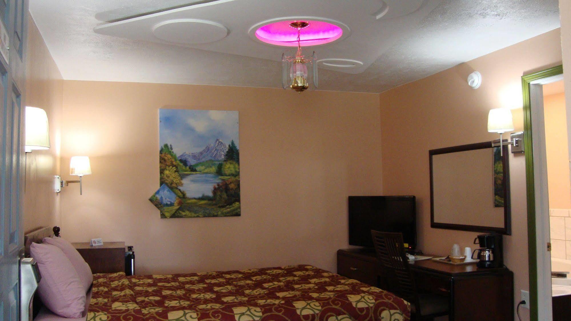 Pinconning Trail Inn Motel ภายนอก รูปภาพ